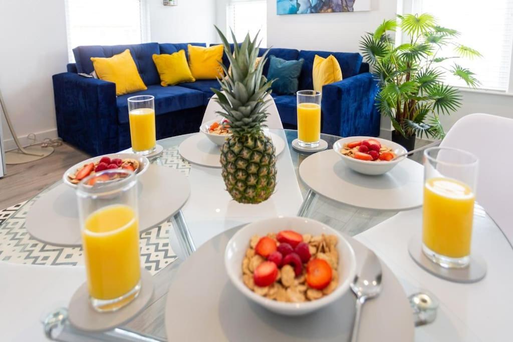 2 Bed Apartment Near The Beach Сътън он Сий Екстериор снимка