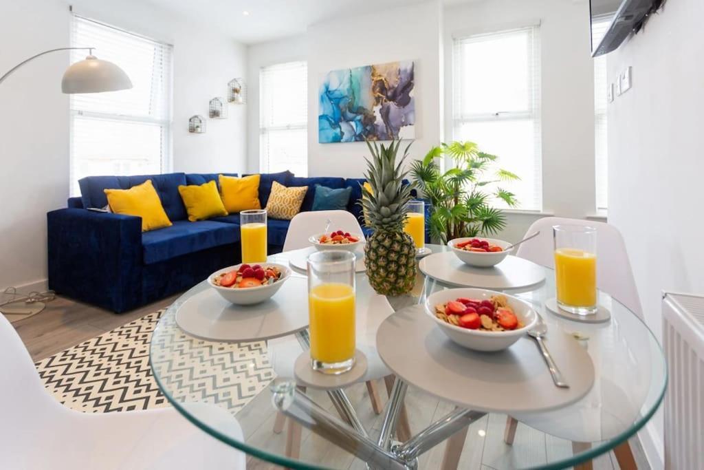 2 Bed Apartment Near The Beach Сътън он Сий Екстериор снимка
