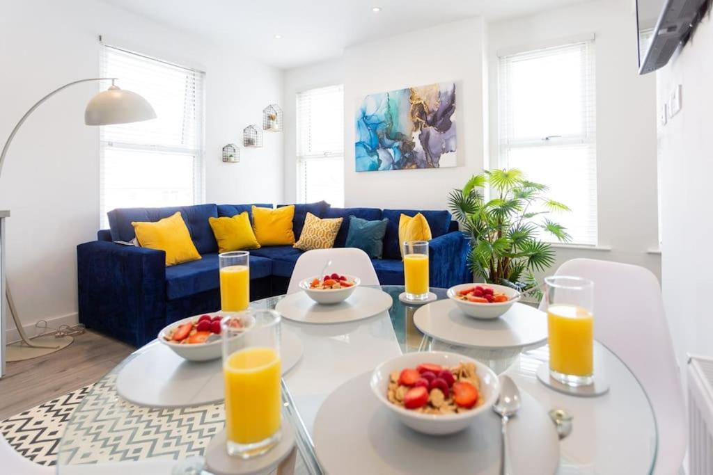 2 Bed Apartment Near The Beach Сътън он Сий Екстериор снимка